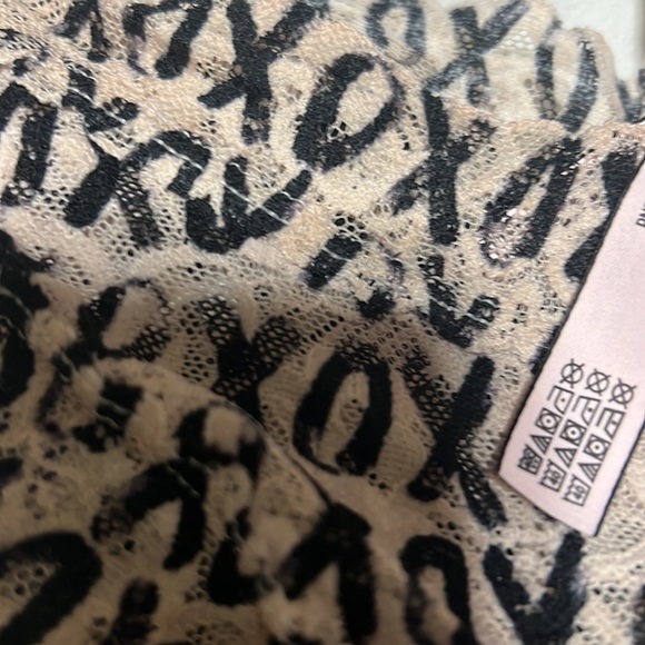 Victoria secret// NWT cheeky - Picture 3 of 3